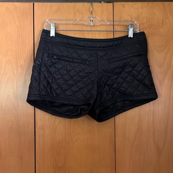 Athleta insulated shorts - Picture 1 of 3